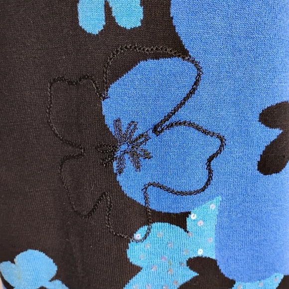 SILK BLEND FLOWER POWER KNIT TOP - Picture 9 of 11